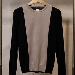 VENUS Women's Crewneck Sweater in Black and Cream
